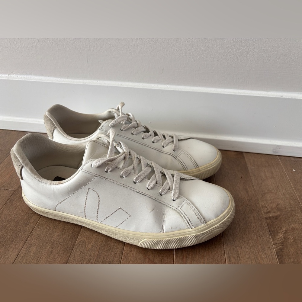 Veja women’s White Sneakers